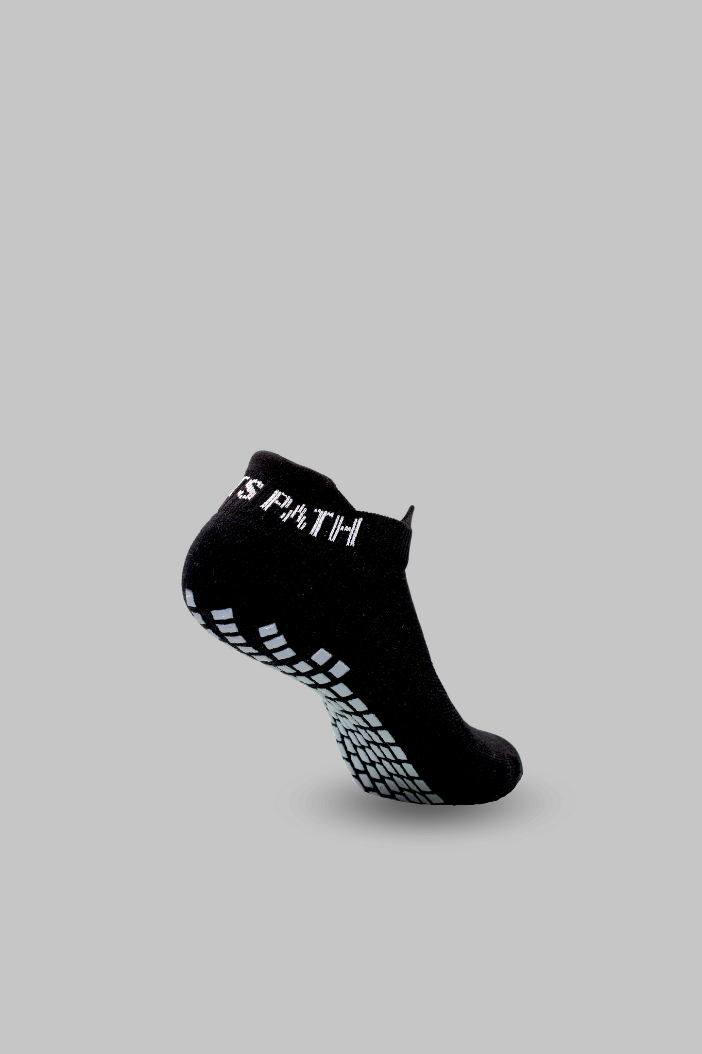 B NON-SLIP ESSENTIALS