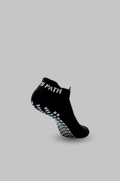 B NON-SLIP ESSENTIALS